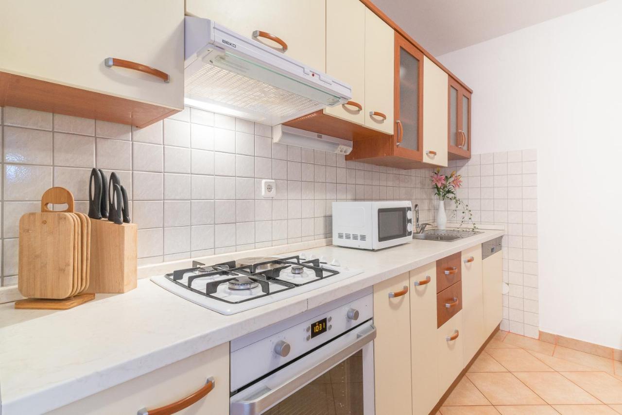 Apartments Puskaric Vir Exterior photo