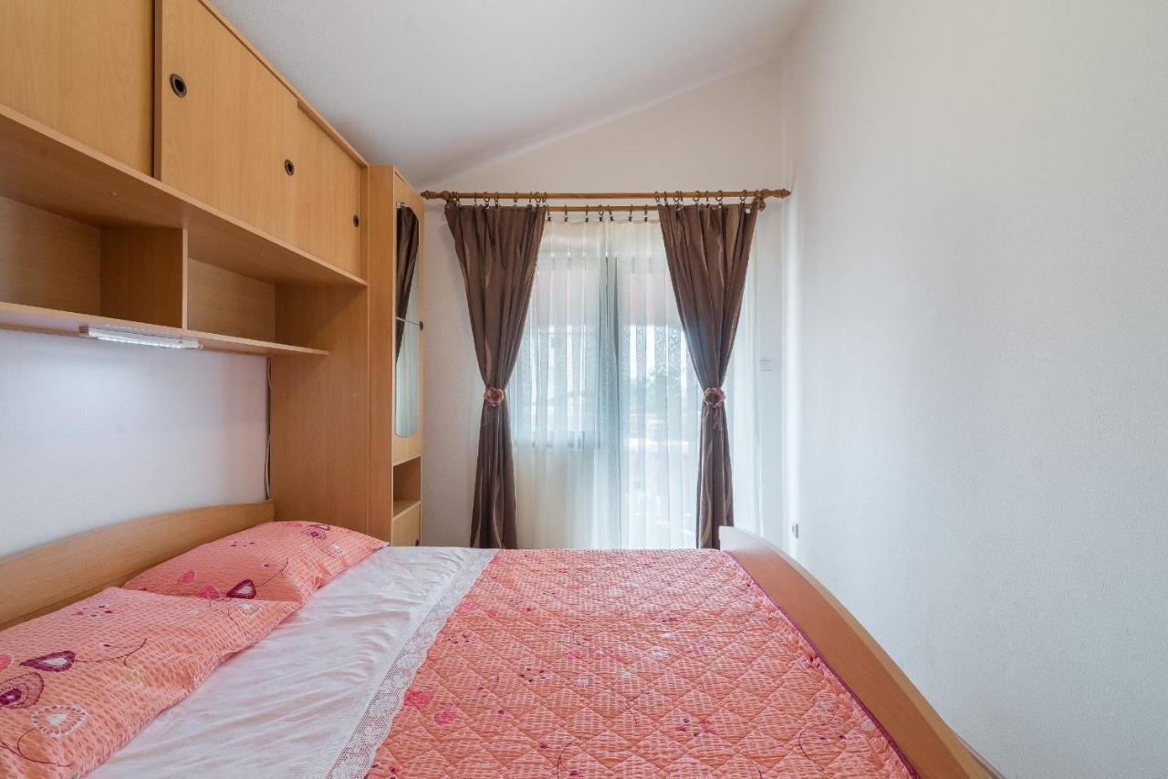 Apartments Puskaric Vir Exterior photo