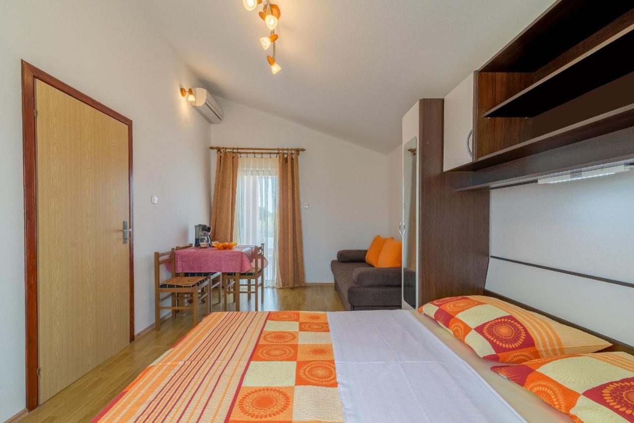 Apartments Puskaric Vir Exterior photo